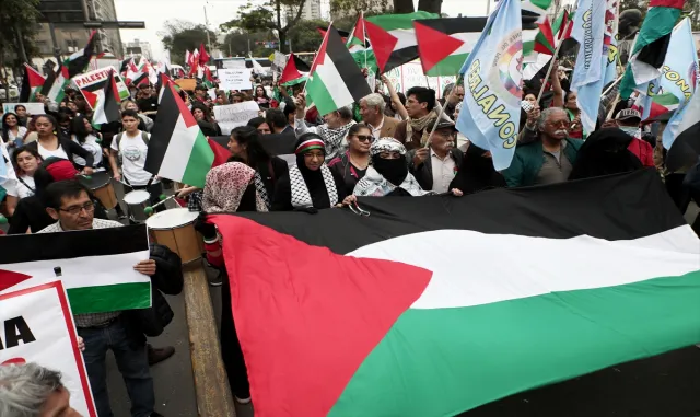 İsrail’in Gazze’ye yönelik saldırıları, Latin Amerika ülkelerinde protesto edildi İsrail’in Gazze’ye yönelik saldırıları, Latin Amerika ülkelerinde protesto edildi