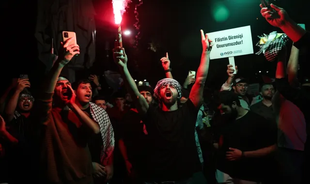 İstanbul’da Filistin’e destek yürüyüşü düzenlendi İstanbul’da Filistin’e destek yürüyüşü düzenlendi