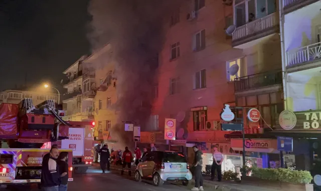 İstanbul’da petshopta çıkan yangın söndürüldü İstanbul’da petshopta çıkan yangın söndürüldü