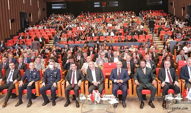 Kayseri’de Erciyes Mükemmellik Zirvesi ’Cumhuriyet’in 100. Yılında Kalite Yolculuğu’ temasıyla başladı Kayseri’de Erciyes Mükemmellik Zirvesi ’Cumhuriyet’in 100. Yılında Kalite Yolculuğu’ temasıyla başladı