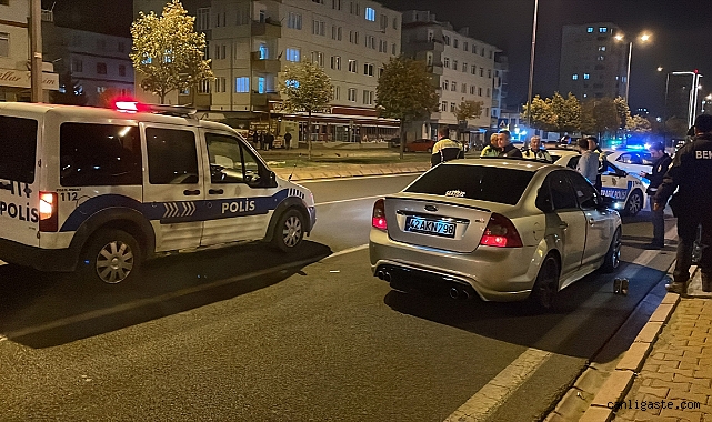 Kayseri’de film gibi kaçış: Polisten kaçarken şoför değişikliği yaptılar Kayseri’de film gibi kaçış: Polisten kaçarken şoför değişikliği yaptılar
