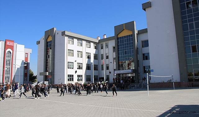 Kayseri’de okulda yangın tatbikatı! Kayseri’de okulda yangın tatbikatı!
