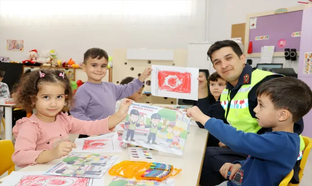 Kırşehir’de anaokulu öğrencilerine jandarma mesleği tanıtıldı Kırşehir’de anaokulu öğrencilerine jandarma mesleği tanıtıldı
