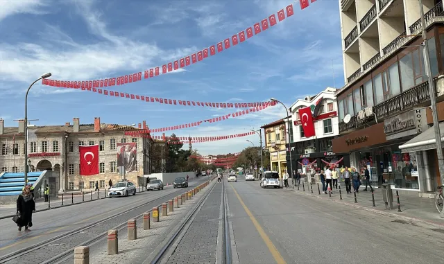 Konya’da caddeler Türk bayraklarıyla donatıldı Konya’da caddeler Türk bayraklarıyla donatıldı