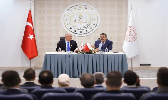 MEB ile MSB arasında mesleki eğitim alanında işbirliği protokolü imzalandı MEB ile MSB arasında mesleki eğitim alanında işbirliği protokolü imzalandı