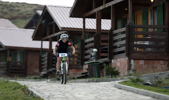 Rize’de Uluslararası MTB Cup Dağ Bisikleti Yarışları yapıldı Rize’de Uluslararası MTB Cup Dağ Bisikleti Yarışları yapıldı
