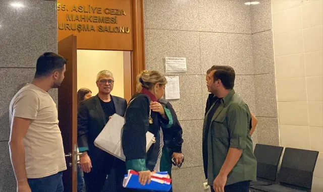 Sanatçı Cengiz Kurtoğlu’nun "yaralama" ve "hakaret" suçlarından 1 yıl 9 aya kadar hapsi istendi Sanatçı Cengiz Kurtoğlu’nun "yaralama" ve "hakaret" suçlarından 1 yıl 9 aya kadar hapsi istendi