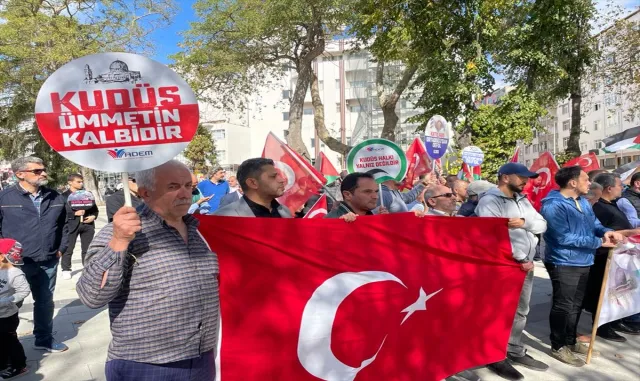 Sinop ve Amasya’da Filistin’e destek gösterisi düzenlendi Sinop ve Amasya’da Filistin’e destek gösterisi düzenlendi