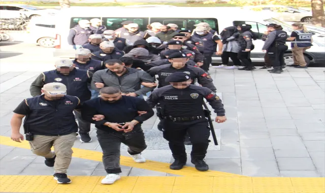 Tekirdağ merkezli terör operasyonunda yakalanan 16 şüpheliden 9’u adliyede Tekirdağ merkezli terör operasyonunda yakalanan 16 şüpheliden 9’u adliyede