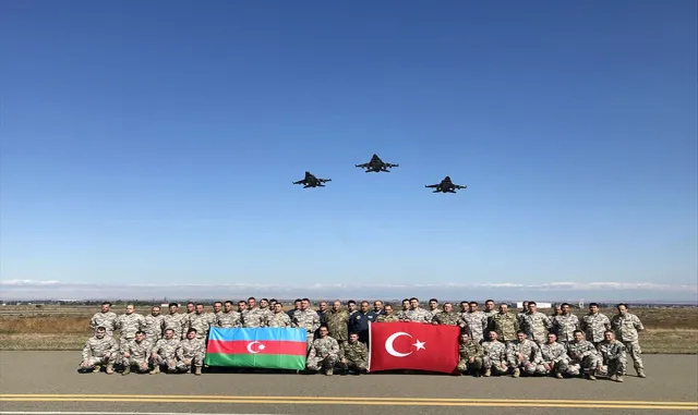 Türk F-16’ları Azerbaycan’da Türk F-16’ları Azerbaycan’da