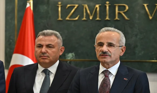 Ulaştırma ve Altyapı Bakanı Uraloğlu, İzmir’de İl Koordinasyon Toplantısına katıldı: Ulaştırma ve Altyapı Bakanı Uraloğlu, İzmir’de İl Koordinasyon Toplantısına katıldı: