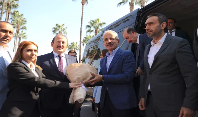 Ulaştırma ve Altyapı Bakanı Uraloğlu, Mersin’de yatırımları değerlendirdi: Ulaştırma ve Altyapı Bakanı Uraloğlu, Mersin’de yatırımları değerlendirdi: