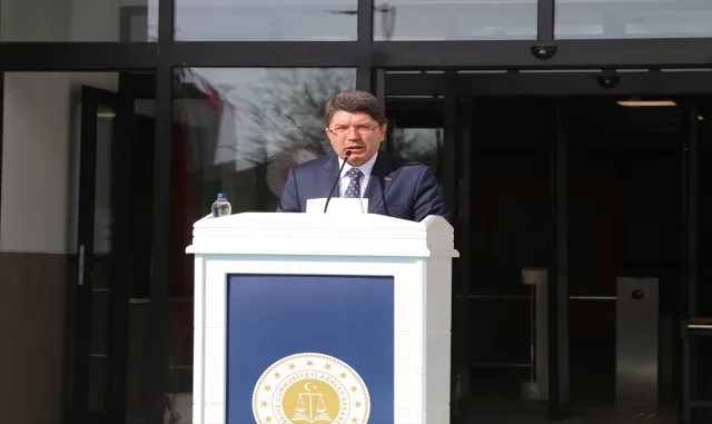 Adalet Bakanı Tunç, Konya’da Cihanbeyli Adalet Sarayı’nın açılışında konuştu Adalet Bakanı Tunç, Konya’da Cihanbeyli Adalet Sarayı’nın açılışında konuştu