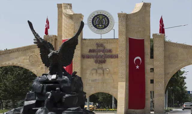 Atatürk Üniversitesi, THE’de 6 alanda başarı elde etti Atatürk Üniversitesi, THE’de 6 alanda başarı elde etti