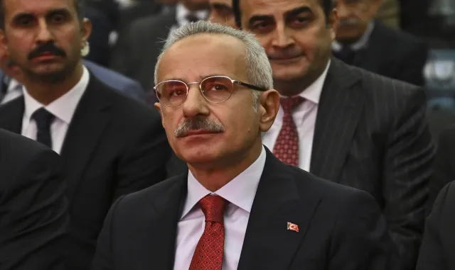 Bakan Uraloğlu, "Karayolu 5. Ulusal Kongresi"ne katıldı: Bakan Uraloğlu, "Karayolu 5. Ulusal Kongresi"ne katıldı:
