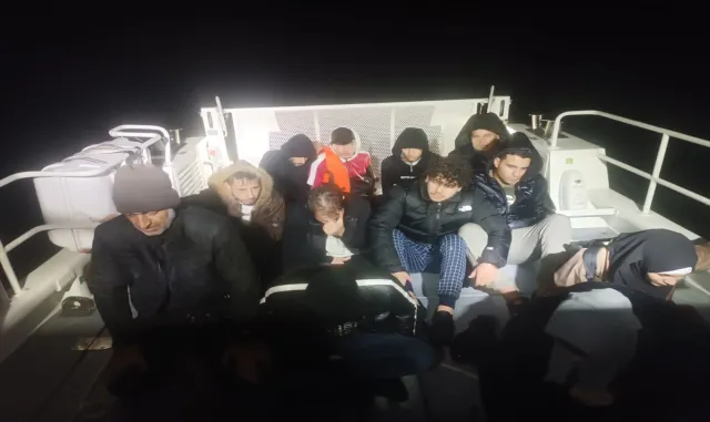 Bodrum açıklarında 12 düzensiz göçmen kurtarıldı Bodrum açıklarında 12 düzensiz göçmen kurtarıldı