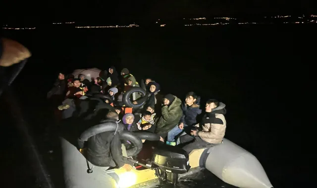 Çanakkale Ayvacık açıklarında 43 düzensiz göçmen yakalandı Çanakkale Ayvacık açıklarında 43 düzensiz göçmen yakalandı