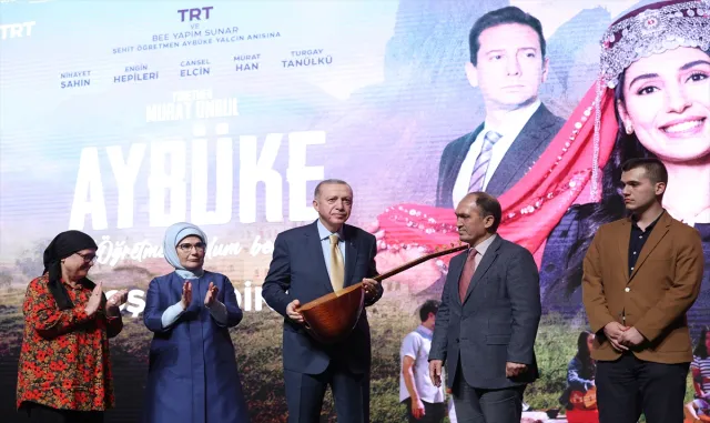 Cumhurbaşkanı Erdoğan, "Aybüke; Öğretmen Oldum Ben!" filminin Ankara’daki galasına katıldı Cumhurbaşkanı Erdoğan, "Aybüke; Öğretmen Oldum Ben!" filminin Ankara’daki galasına katıldı