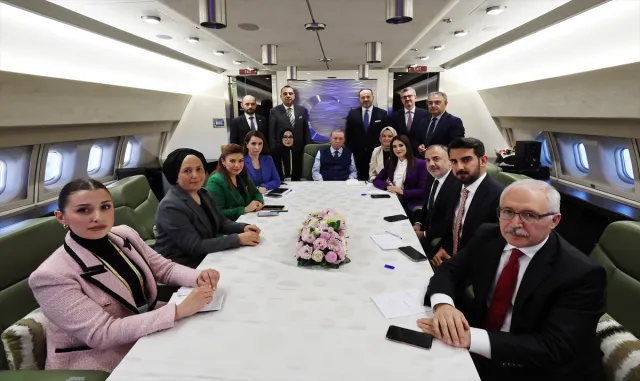 Cumhurbaşkanı Erdoğan, Kazakistan dönüşü uçakta gazetecilerin sorularını yanıtladı: (2) Cumhurbaşkanı Erdoğan, Kazakistan dönüşü uçakta gazetecilerin sorularını yanıtladı: (2)