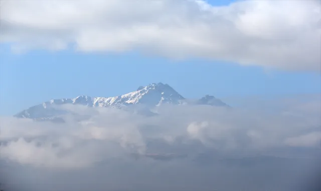 Erciyes’te sis güzelliği Erciyes’te sis güzelliği