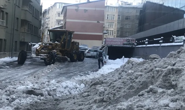 Erzurum, Kars ve Ardahan’da etkili olan kar ve soğuk hava "kara kış"ı aratmıyor Erzurum, Kars ve Ardahan’da etkili olan kar ve soğuk hava "kara kış"ı aratmıyor
