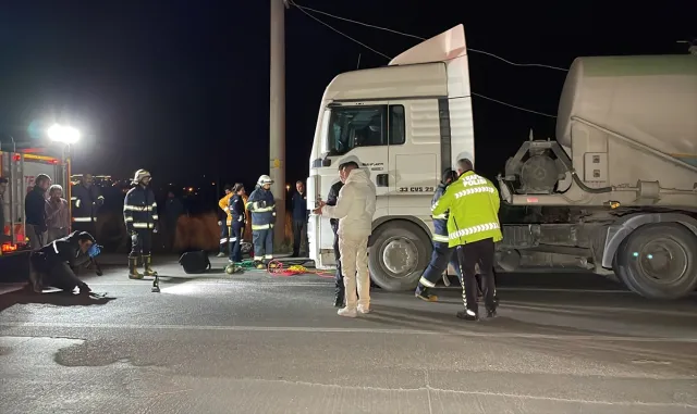 Eskişehir’de çimento tankerinin altında kalarak ölen kişinin kimliği belli oldu Eskişehir’de çimento tankerinin altında kalarak ölen kişinin kimliği belli oldu