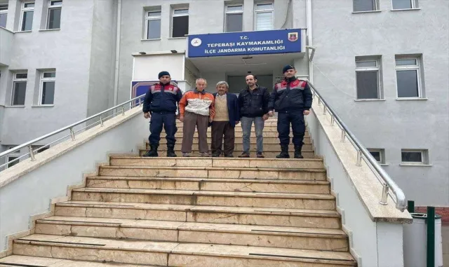 Eskişehir’de JADU ile kayıp olduğu belirlenen kişi ailesine teslim edildi Eskişehir’de JADU ile kayıp olduğu belirlenen kişi ailesine teslim edildi