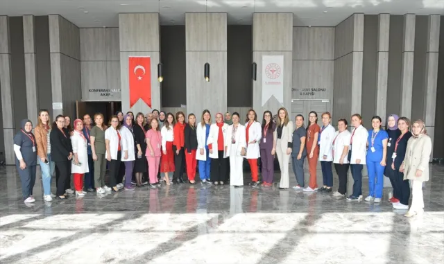 Etlik Şehir Hastanesine "Anne Dostu Hastane" ünvanı Etlik Şehir Hastanesine "Anne Dostu Hastane" ünvanı