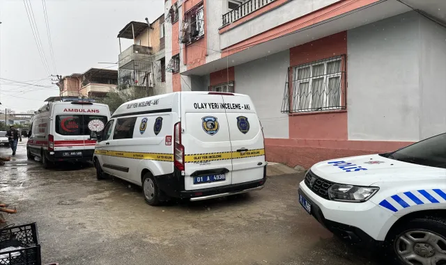 GÜNCELLEME - Adana’da tabancayla vurulan kadın öldü, kayınvalidesi yaralandı GÜNCELLEME - Adana’da tabancayla vurulan kadın öldü, kayınvalidesi yaralandı