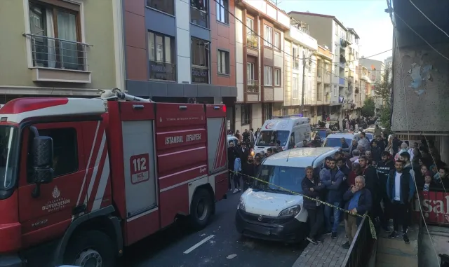 Küçükçekmece’de 5 katlı binada doğalgaz patlaması: 1 ölü, 5 yaralı Küçükçekmece’de 5 katlı binada doğalgaz patlaması: 1 ölü, 5 yaralı