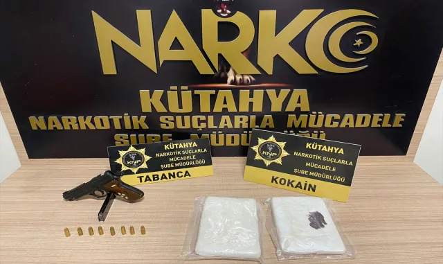 GÜNCELLEME - Kütahya’da durdurulan tırda 1 kilo 35 gram kokain ele geçirildi GÜNCELLEME - Kütahya’da durdurulan tırda 1 kilo 35 gram kokain ele geçirildi