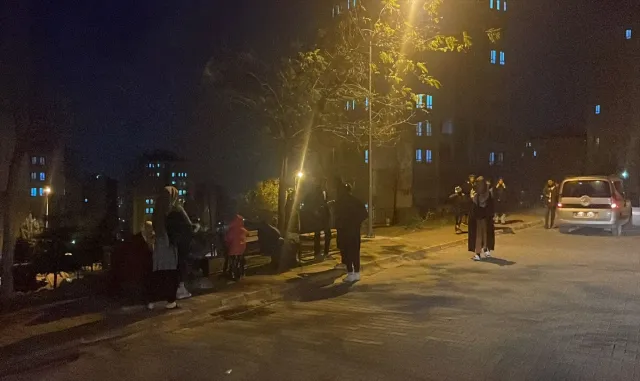 GÜNCELLEME - Malatya’da 3 dakika arayla yaşanan 2 deprem paniğe neden oldu GÜNCELLEME - Malatya’da 3 dakika arayla yaşanan 2 deprem paniğe neden oldu