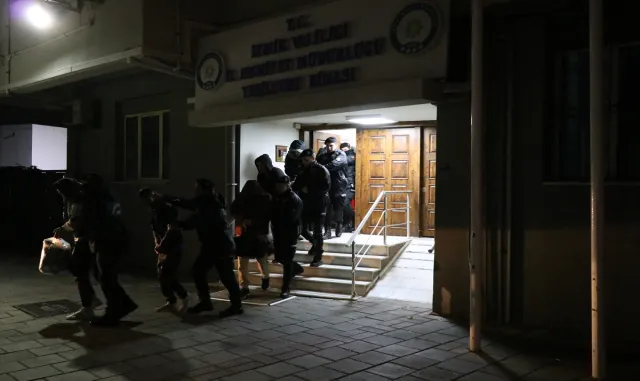 GÜNCELLEME - Sibergöz-7 Operasyonu’nda yakalanan 38 şüpheli tutuklandı GÜNCELLEME - Sibergöz-7 Operasyonu’nda yakalanan 38 şüpheli tutuklandı