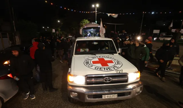 İsrail hapishanelerindeki 33 Filistinli çocuk ve kadın esir serbest bırakıldı İsrail hapishanelerindeki 33 Filistinli çocuk ve kadın esir serbest bırakıldı