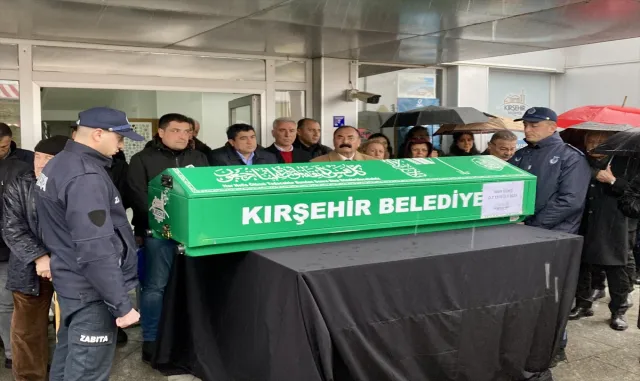 Kalp krizi geçiren Kırşehir Belediyesi şube müdürü, hastanede yaşamını yitirdi Kalp krizi geçiren Kırşehir Belediyesi şube müdürü, hastanede yaşamını yitirdi