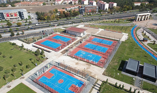 Kayseri Millet Bahçesi’ne spor alanları! Tenis kortundan, plaj voleyboluna yeni alanlar Kayseri Millet Bahçesi’ne spor alanları! Tenis kortundan, plaj voleyboluna yeni alanlar