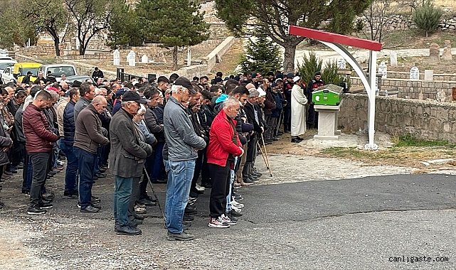 Kayseri’de öldürülen kadın defnedildi Kayseri’de öldürülen kadın defnedildi