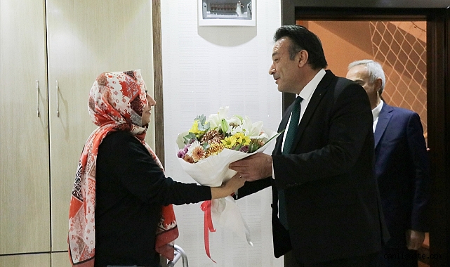 Kayseri’de trafik kazasında yaralanan öğretmene Karaköse’den ziyaret Kayseri’de trafik kazasında yaralanan öğretmene Karaköse’den ziyaret