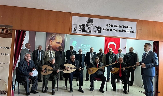 Kayseri’de ’Ulu Çınarlar’ korosu ve öğrenciler, Atatürk’ün sevdiği şarkıları seslendirdi Kayseri’de ’Ulu Çınarlar’ korosu ve öğrenciler, Atatürk’ün sevdiği şarkıları seslendirdi