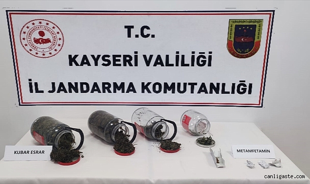 Kayseri’de uyuşturucu operasyonunda 700 gram esrar ele geçirildi! Kayseri’de uyuşturucu operasyonunda 700 gram esrar ele geçirildi!