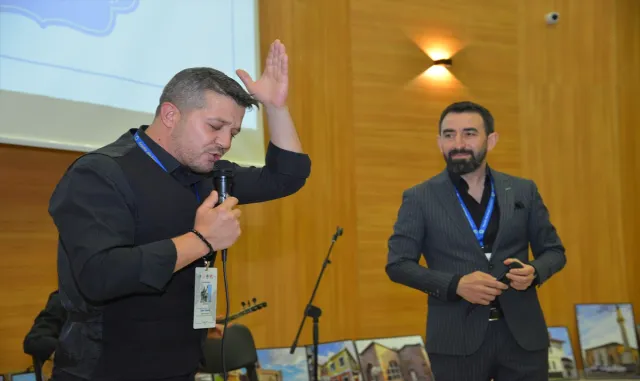 Kırşehir’de Uluslararası Aşıkpaşa Şiir Şöleni düzenlendi Kırşehir’de Uluslararası Aşıkpaşa Şiir Şöleni düzenlendi