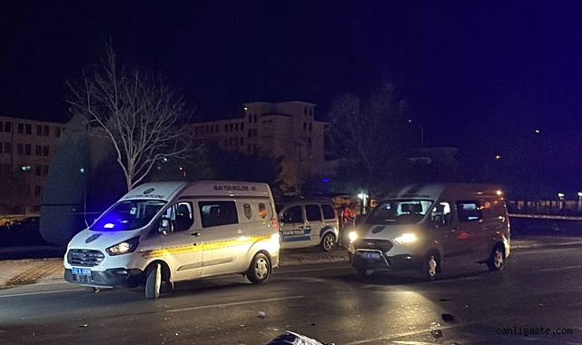 Konya’da otomobilin yayalara çarptığı feci kaza: 5 ölü, 5 yaralı Konya’da otomobilin yayalara çarptığı feci kaza: 5 ölü, 5 yaralı