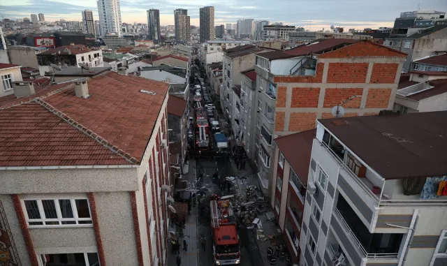 Küçükçekmece’de patlamanın olduğu binadaki incelemeler tamamlandı Küçükçekmece’de patlamanın olduğu binadaki incelemeler tamamlandı