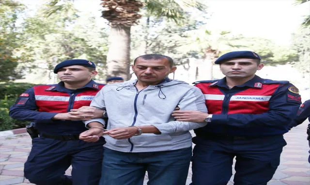 Manisa’da yalnız yaşayan kadını öldüren şüpheli tutuklandı Manisa’da yalnız yaşayan kadını öldüren şüpheli tutuklandı