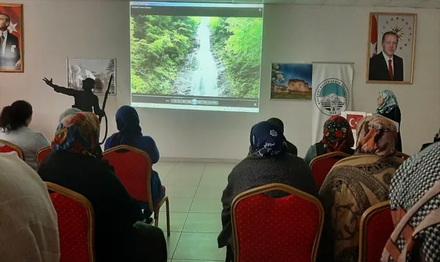 Sarıoğlan’da kadınlara su tasarrufu semineri verildi Sarıoğlan’da kadınlara su tasarrufu semineri verildi