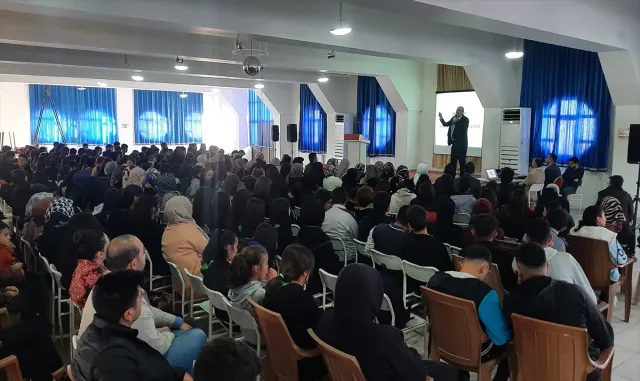 Sarıoğlan’da "Kudüs’ü Savunmak Anadolu’yu Savunmaktır" konferansı düzenlendi Sarıoğlan’da "Kudüs’ü Savunmak Anadolu’yu Savunmaktır" konferansı düzenlendi