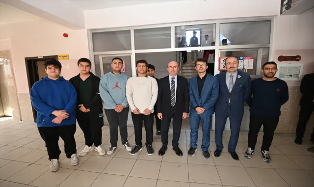Selçuklu Belediye Başkanı Pekyatırmacı, öğrencilerle bir araya geldi Selçuklu Belediye Başkanı Pekyatırmacı, öğrencilerle bir araya geldi