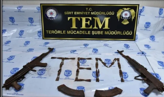 Siirt’te toprağa gömülü silah ve mühimmat bulundu Siirt’te toprağa gömülü silah ve mühimmat bulundu
