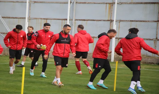 Sivasspor, Fatih Karagümrük maçının hazırlıklarını tamamladı Sivasspor, Fatih Karagümrük maçının hazırlıklarını tamamladı