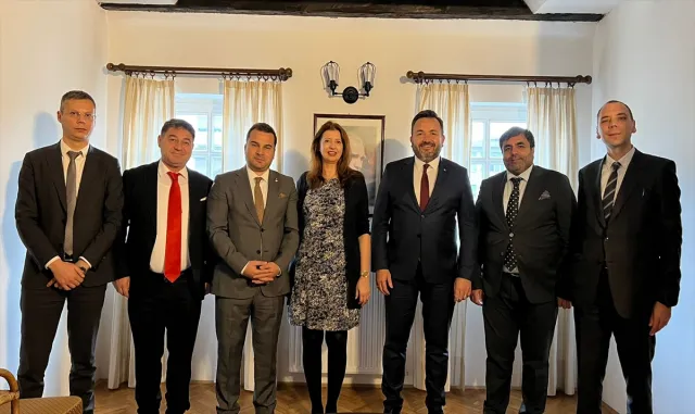 Türkiye Karate Federasyonundan Lübliyana Büyükelçiliği’ne ziyaret Türkiye Karate Federasyonundan Lübliyana Büyükelçiliği’ne ziyaret